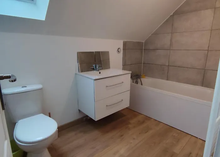 Frühstückspension Maison Proche Du Circuit 24h Du Mans, Moto Gp, Le Mans Classic Neuville-sur-Sarthe